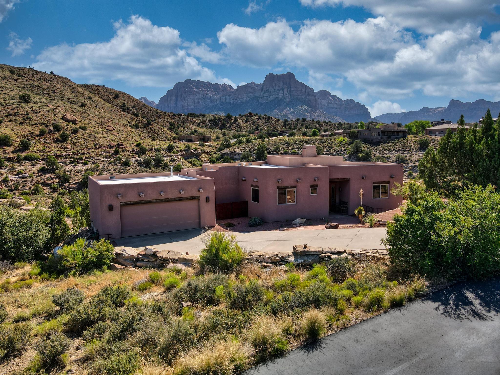 ANASAZI PLATEAU - Residential