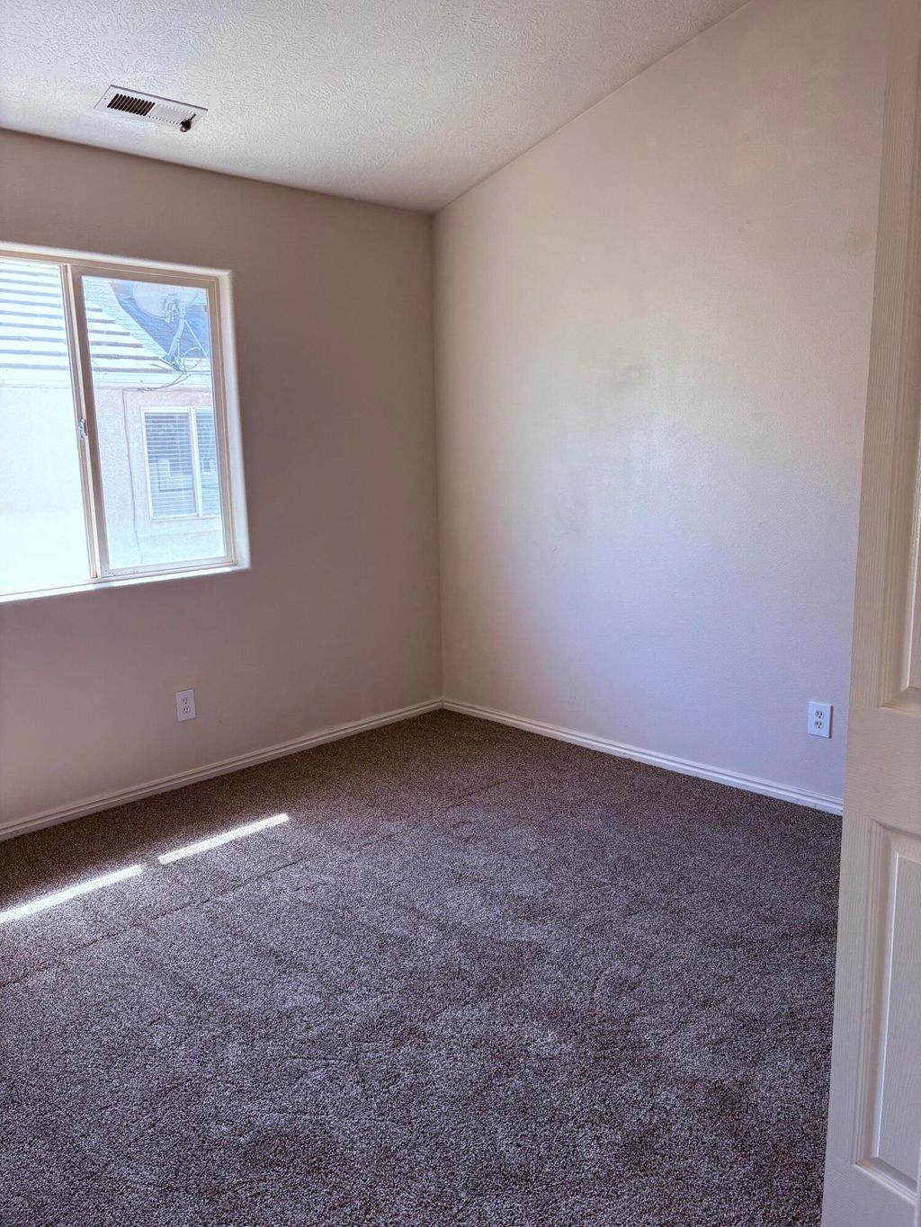 Photo of 664 N 2720 E, Saint George, UT 84790 (MLS # 26-271831)