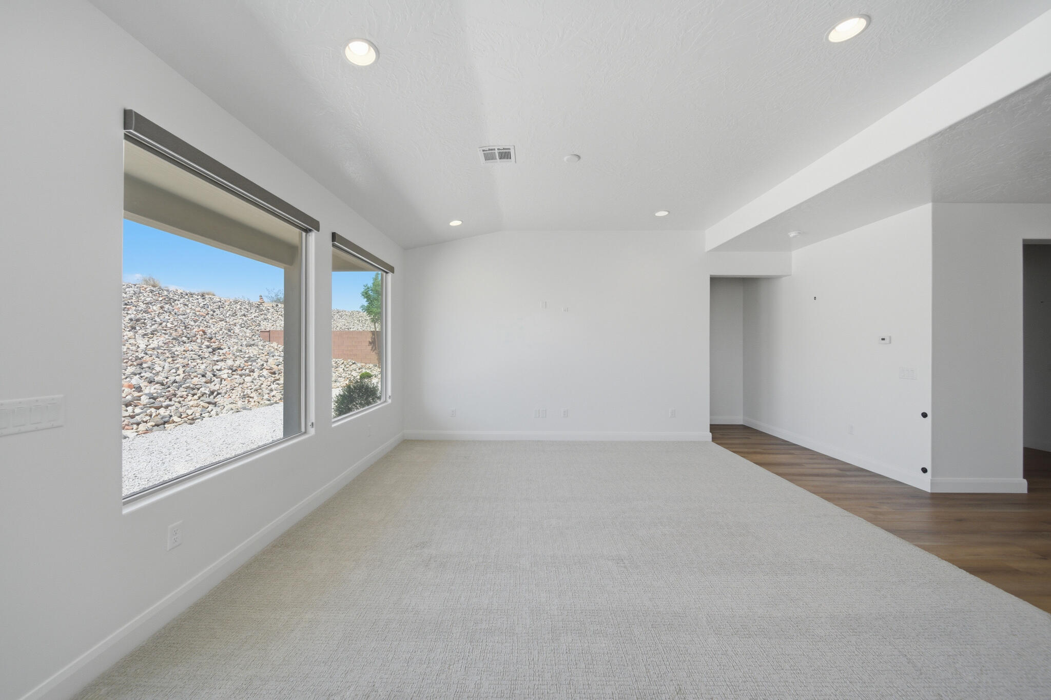 DESERT VISTA - Residential
