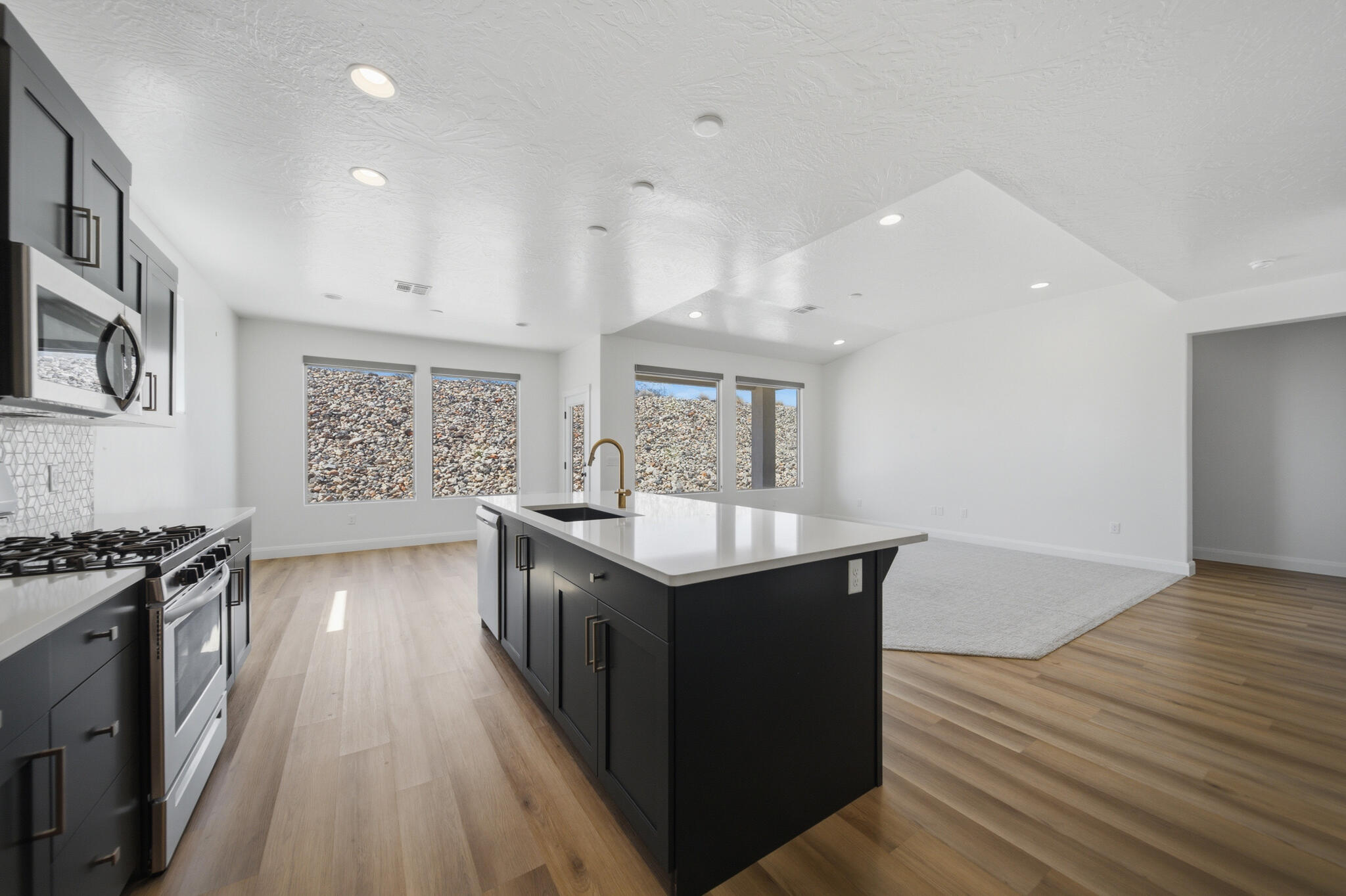 DESERT VISTA - Residential