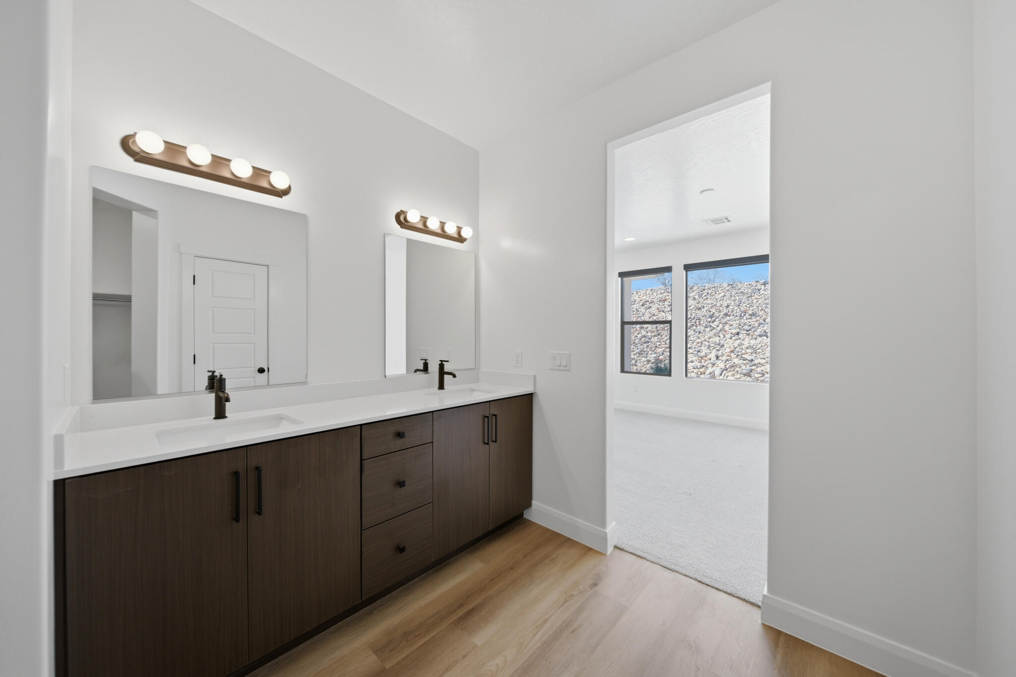 DESERT VISTA - Residential