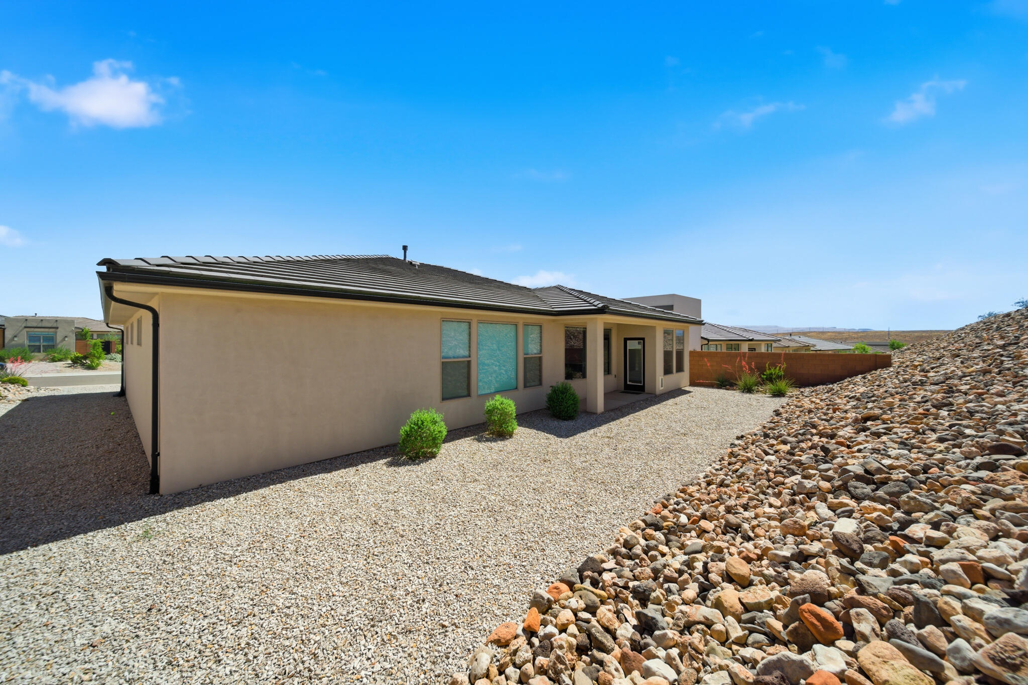 DESERT VISTA - Residential