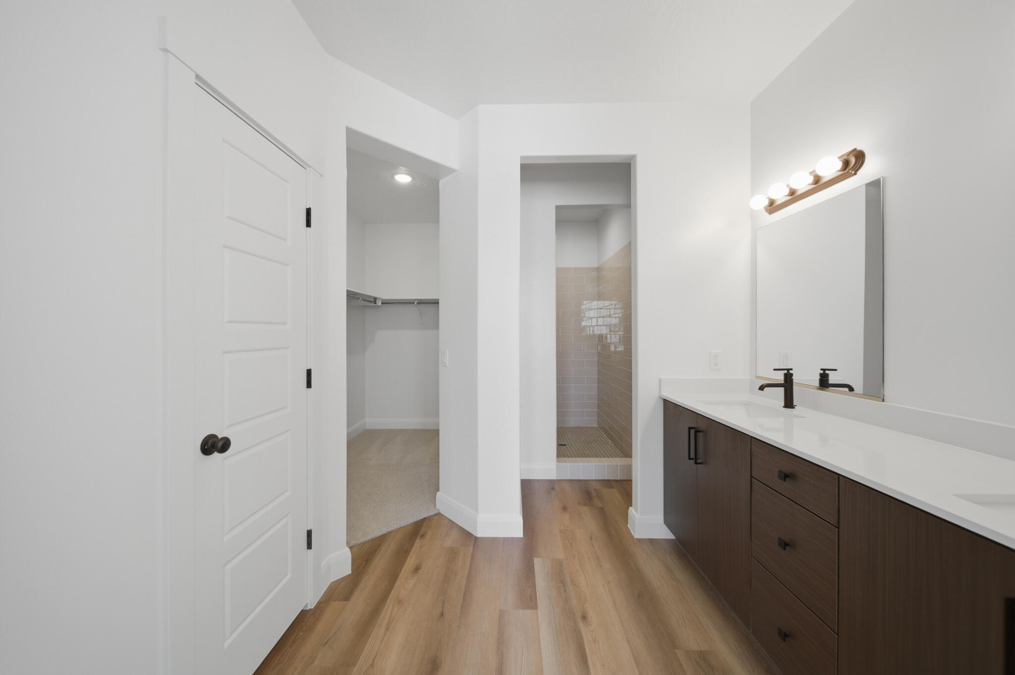 DESERT VISTA - Residential