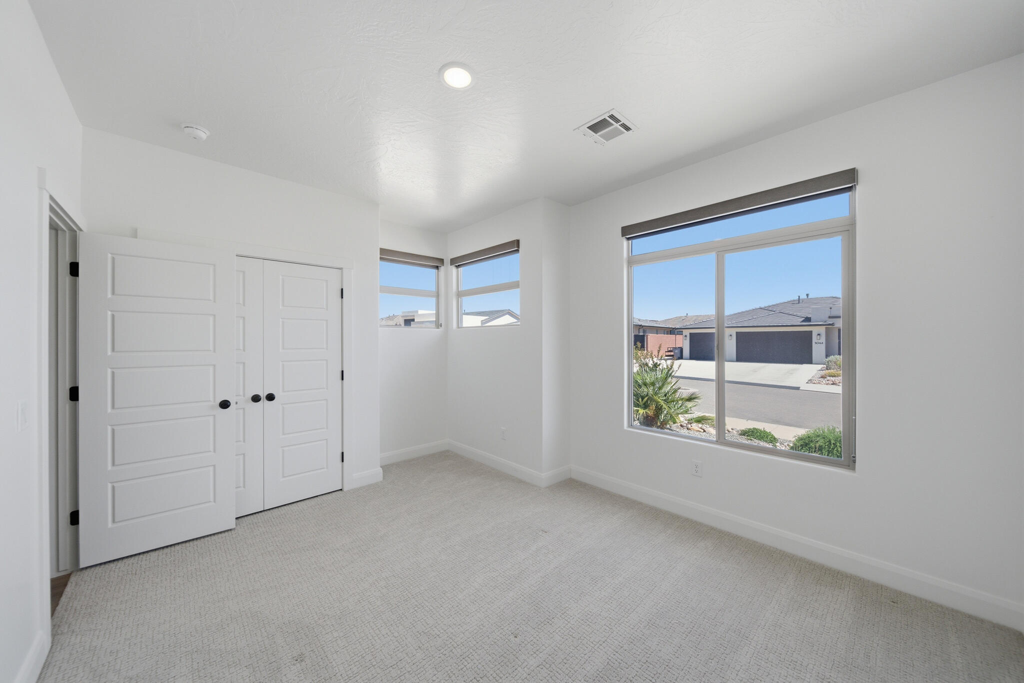 DESERT VISTA - Residential