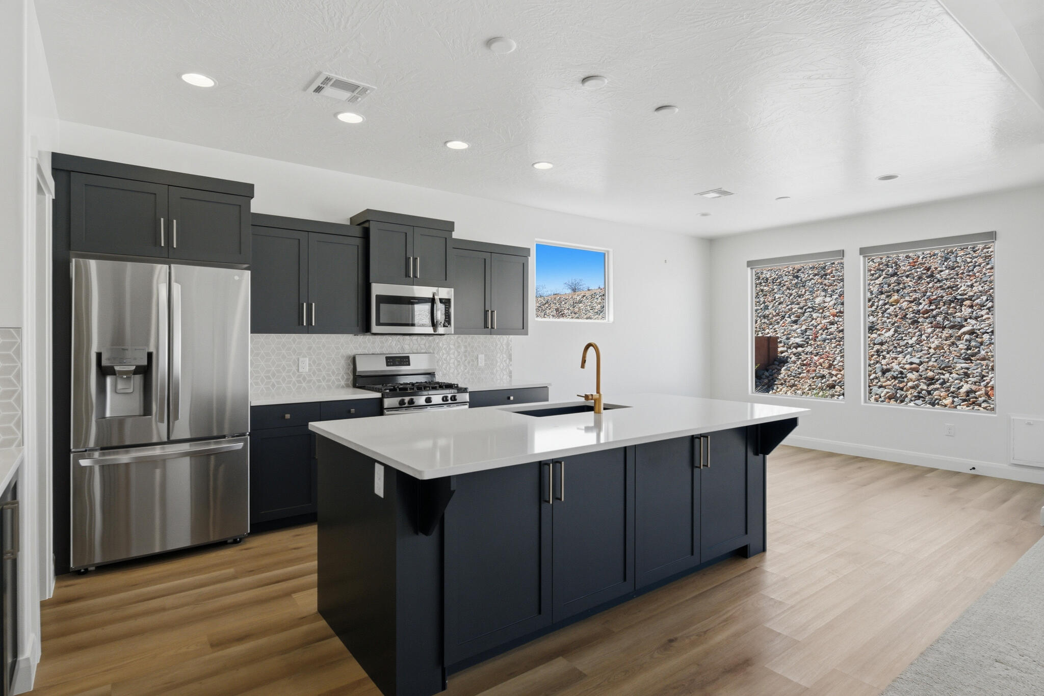 DESERT VISTA - Residential
