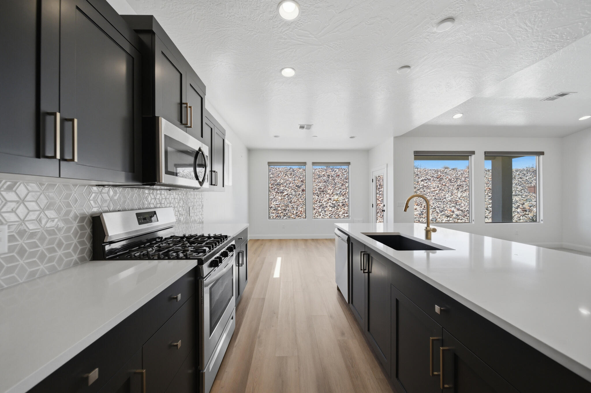 DESERT VISTA - Residential