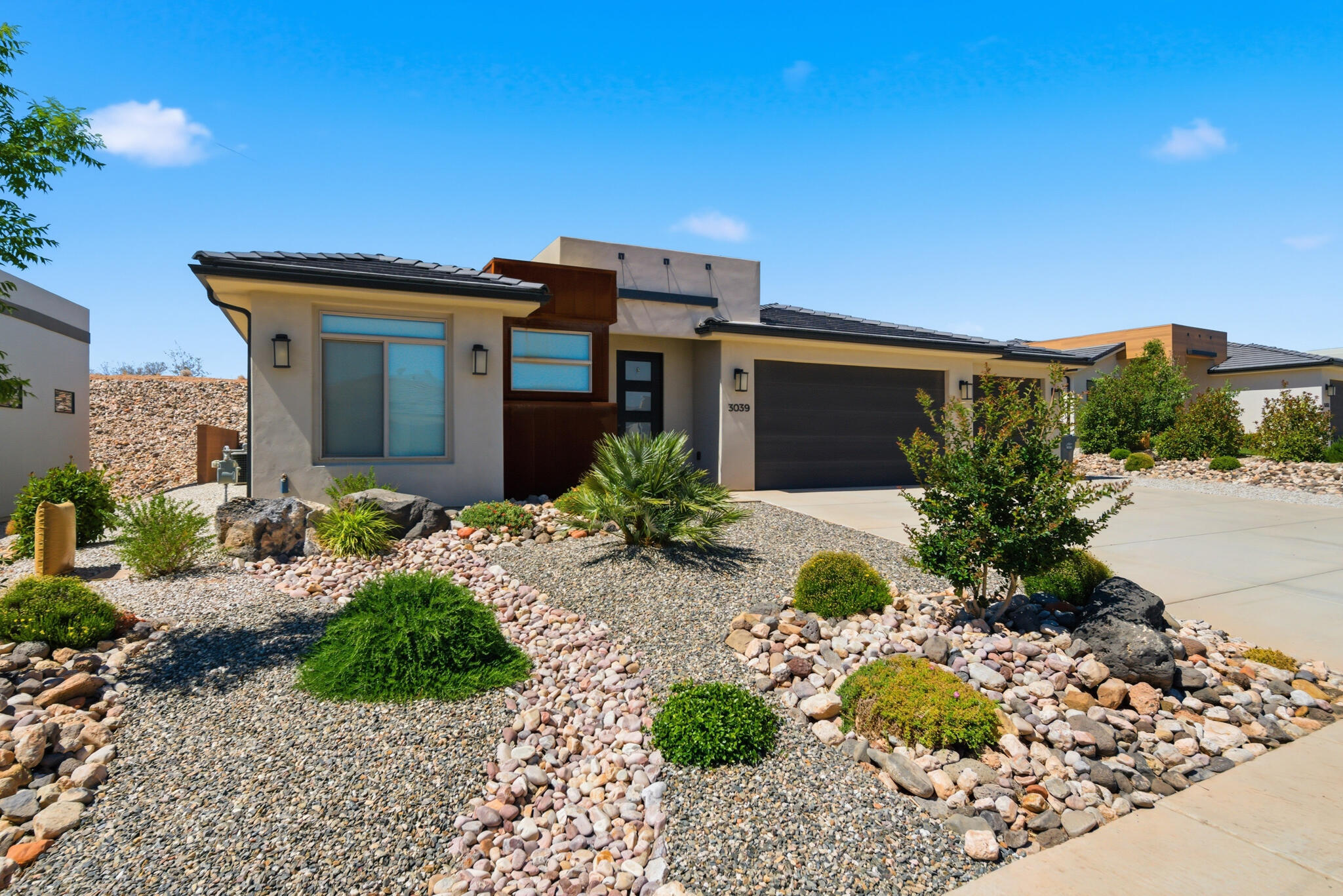 DESERT VISTA - Residential