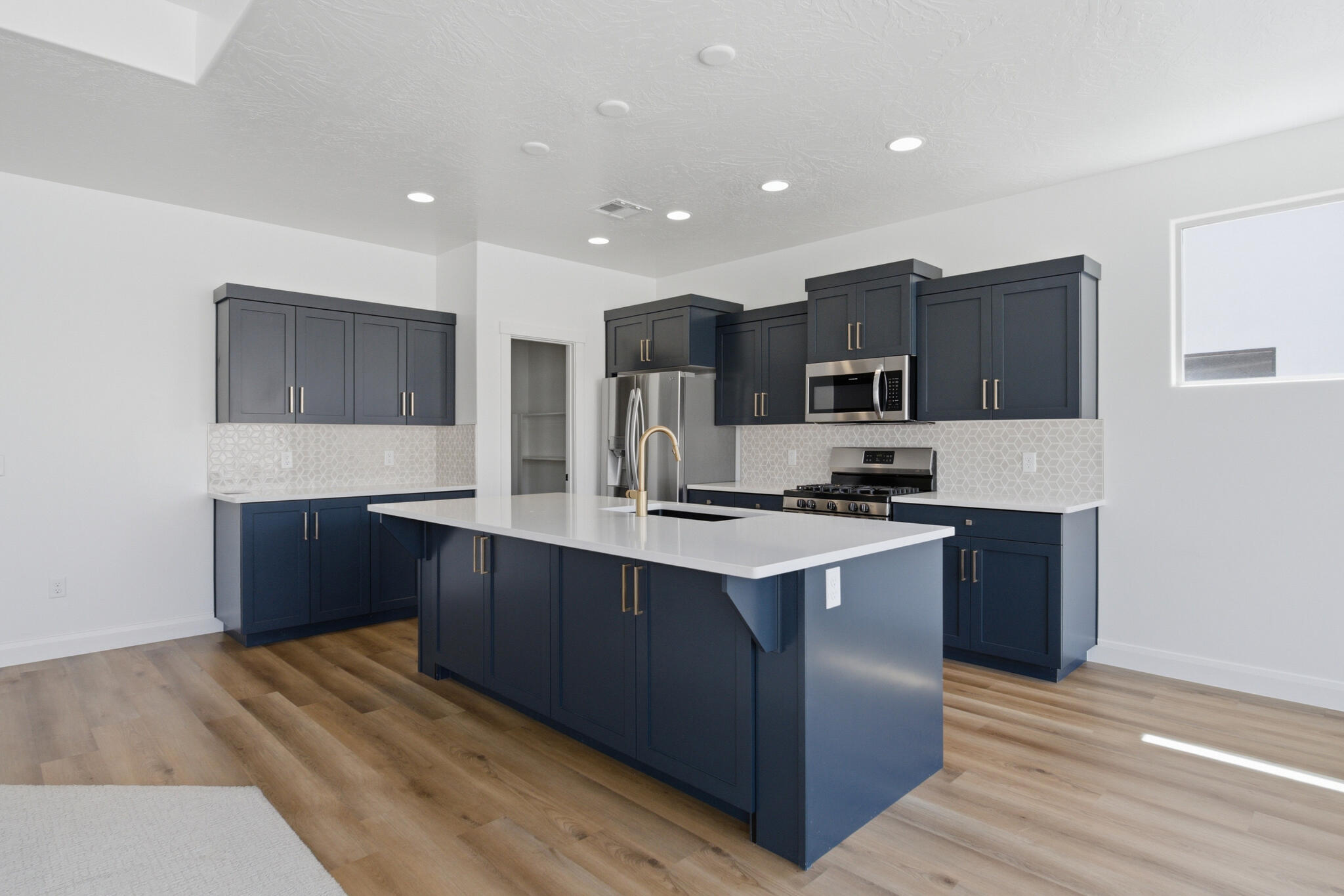 DESERT VISTA - Residential