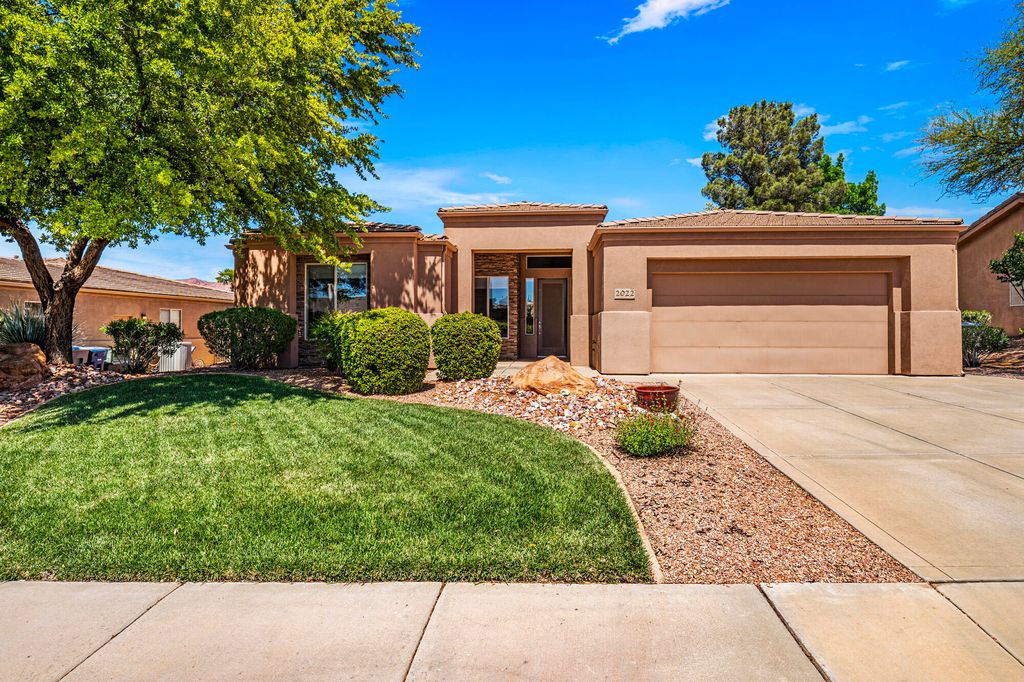 Photo of 2022 W 1940 N, Saint George, UT 84770 (MLS # 26-271500)
