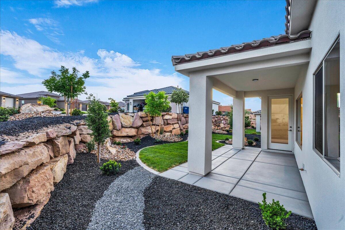 VARANO VISTAS AT DIVARIO - Residential