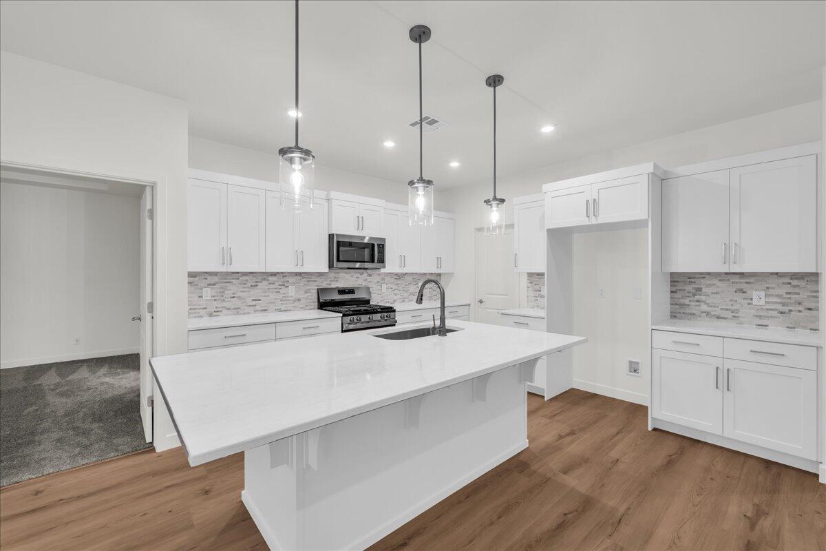 VARANO VISTAS AT DIVARIO - Residential