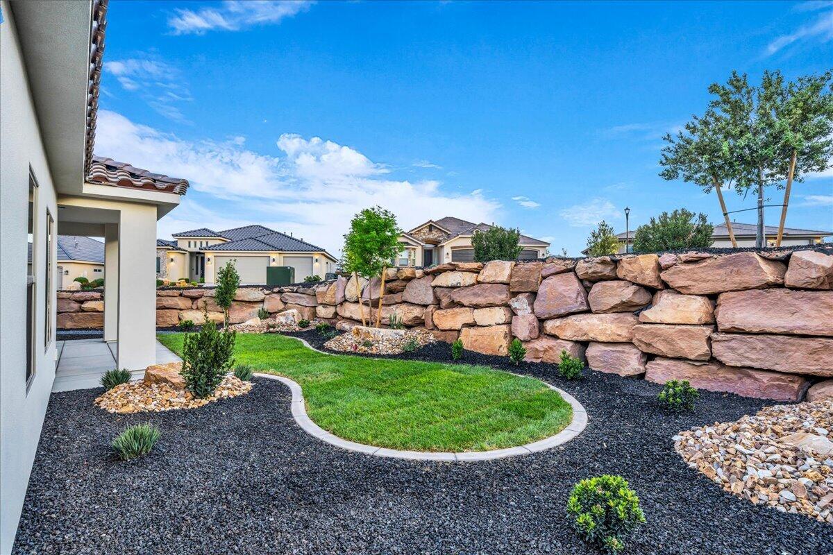 VARANO VISTAS AT DIVARIO - Residential