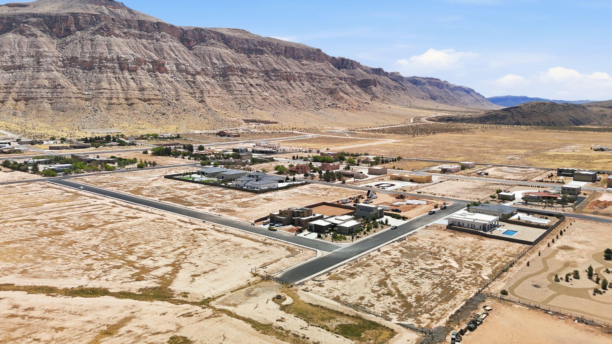 COPPER CLIFFS - Land