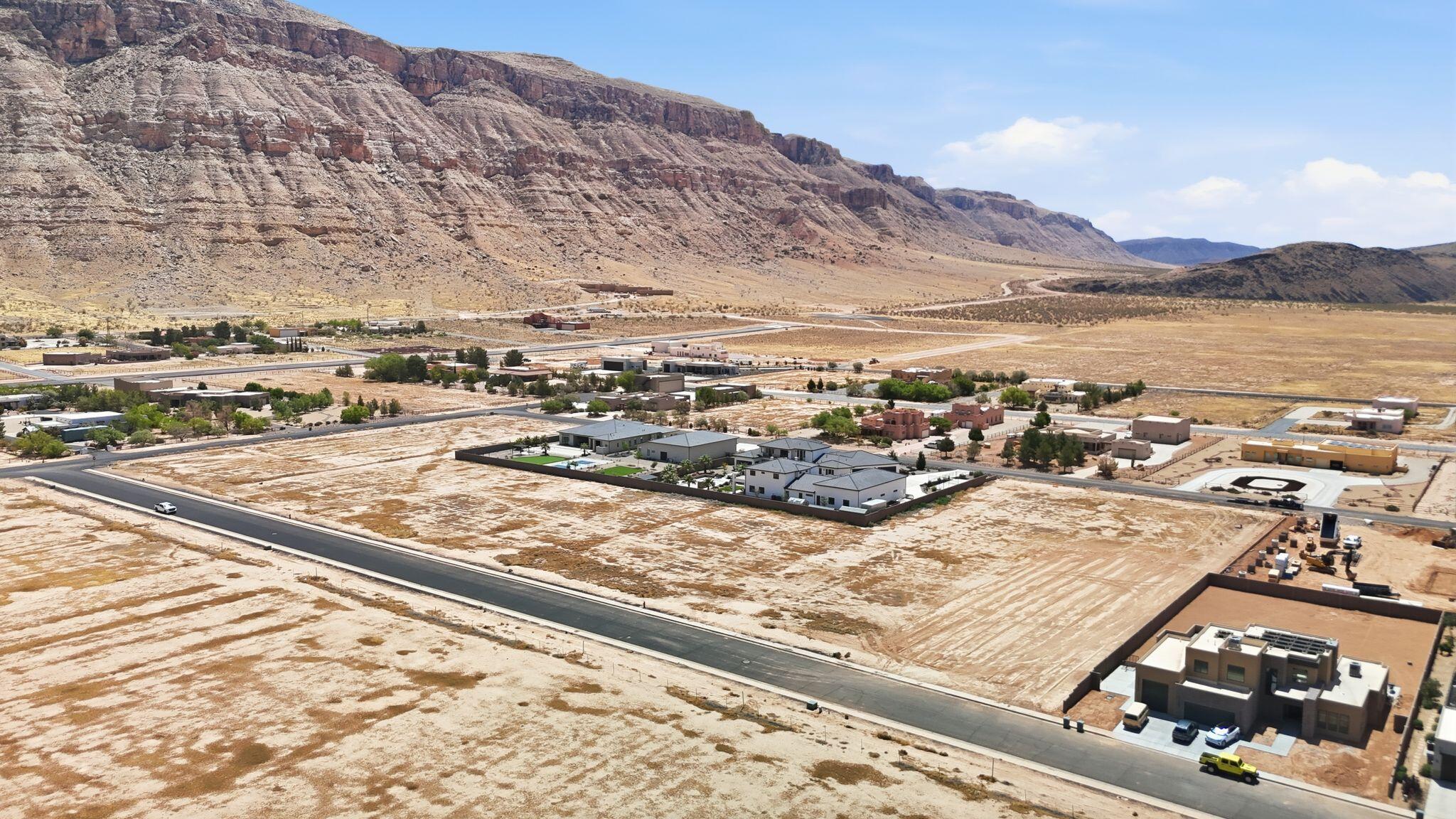 COPPER CLIFFS - Land