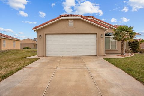 Tiny photo for 426 S COYOTE Way, Ivins, UT 84738 (MLS # 26-268480)