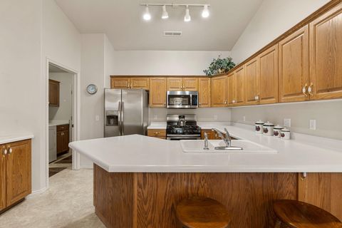 Tiny photo for 426 S COYOTE Way, Ivins, UT 84738 (MLS # 26-268480)