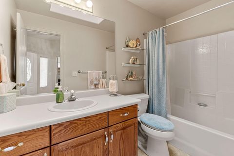 Tiny photo for 426 S COYOTE Way, Ivins, UT 84738 (MLS # 26-268480)