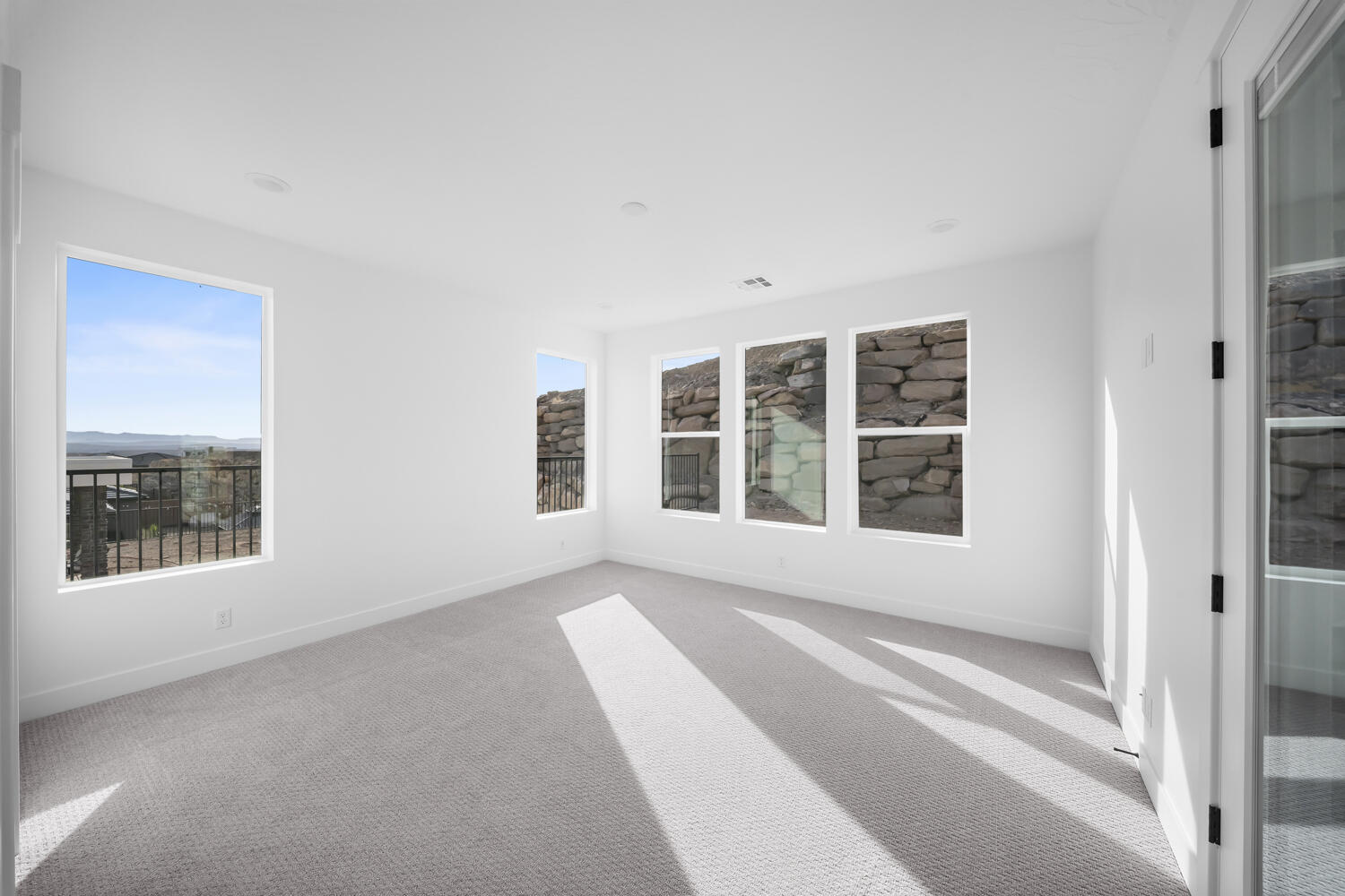 SALARNO HILLS AT DIVARIO - Residential