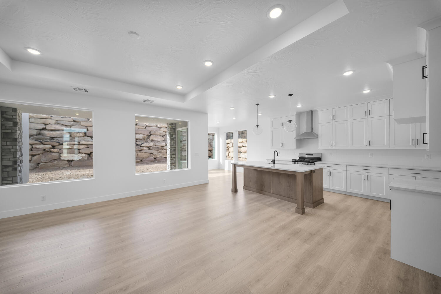 SALARNO HILLS AT DIVARIO - Residential