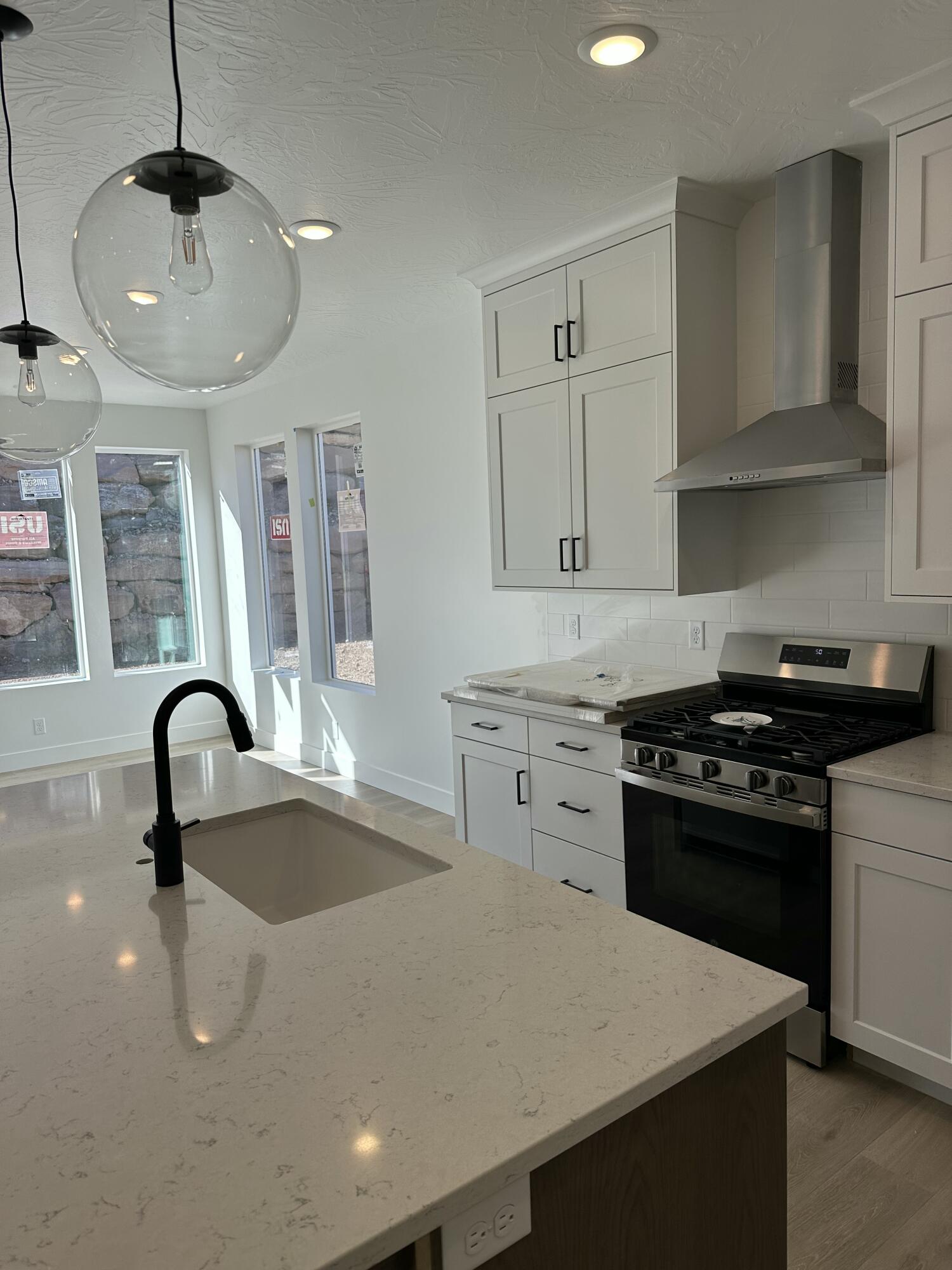 SALARNO HILLS AT DIVARIO - Residential