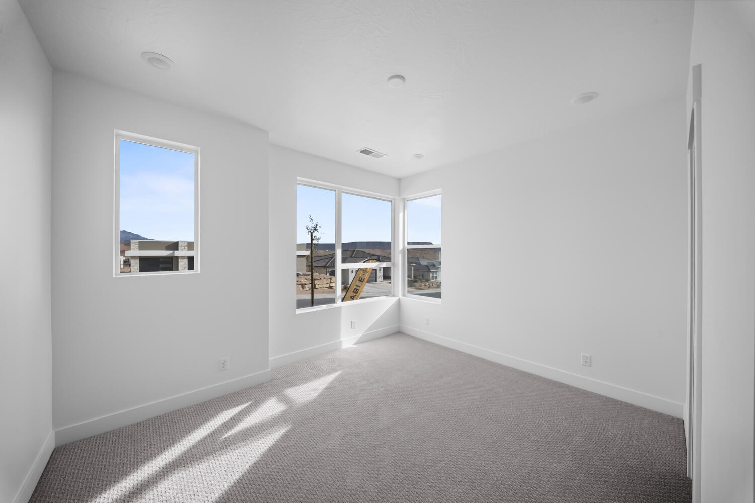 SALARNO HILLS AT DIVARIO - Residential