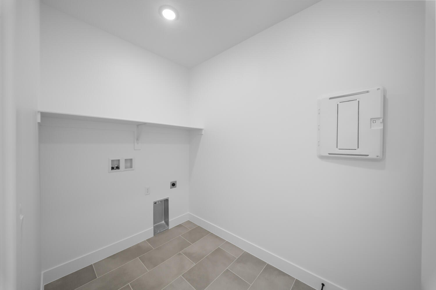 SALARNO HILLS AT DIVARIO - Residential