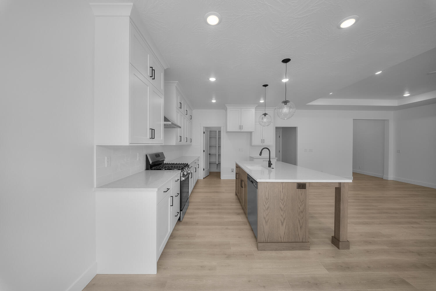 SALARNO HILLS AT DIVARIO - Residential