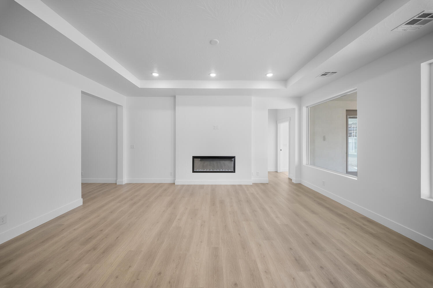 SALARNO HILLS AT DIVARIO - Residential