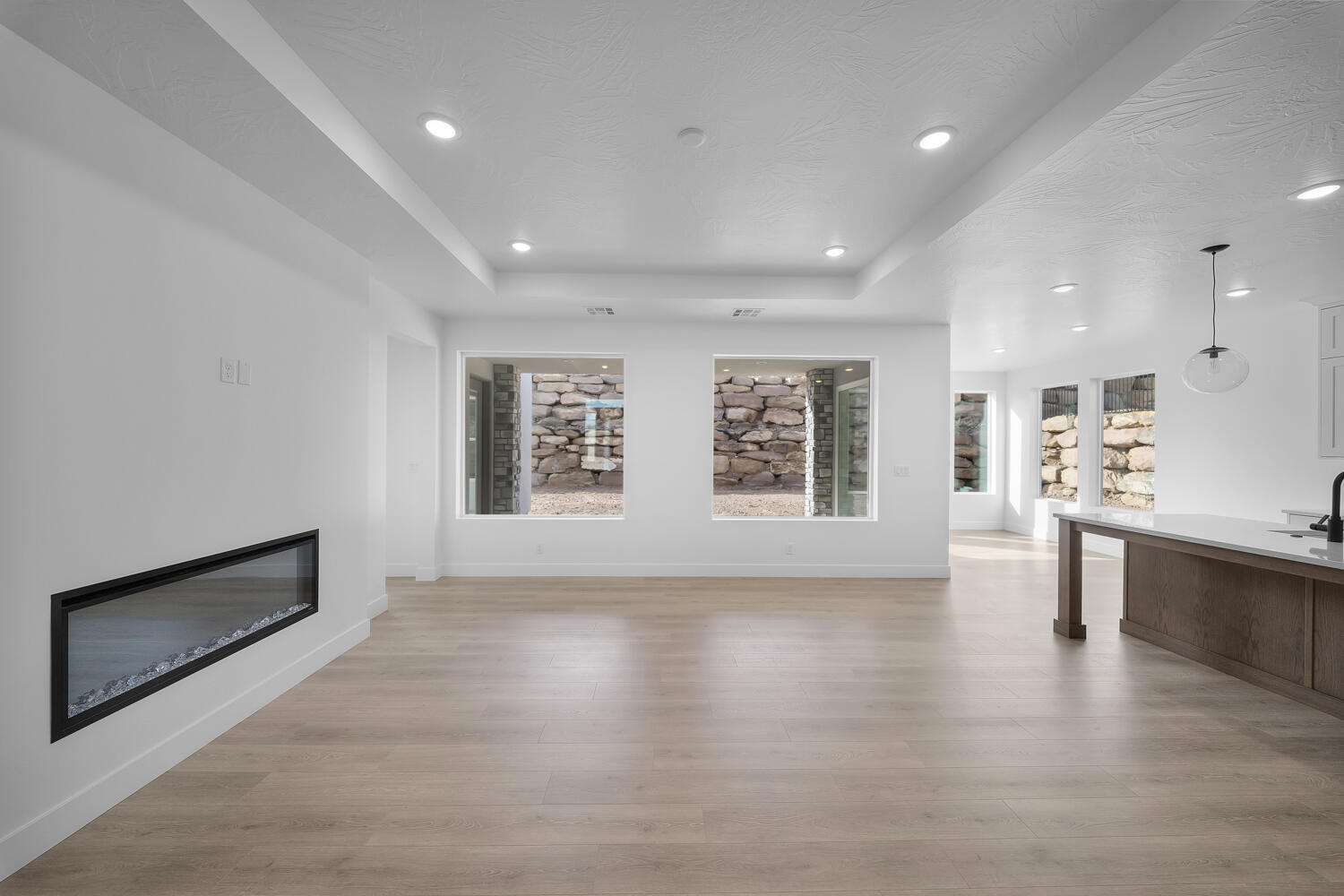 SALARNO HILLS AT DIVARIO - Residential