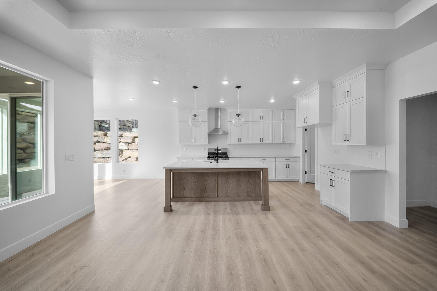 SALARNO HILLS AT DIVARIO - Residential