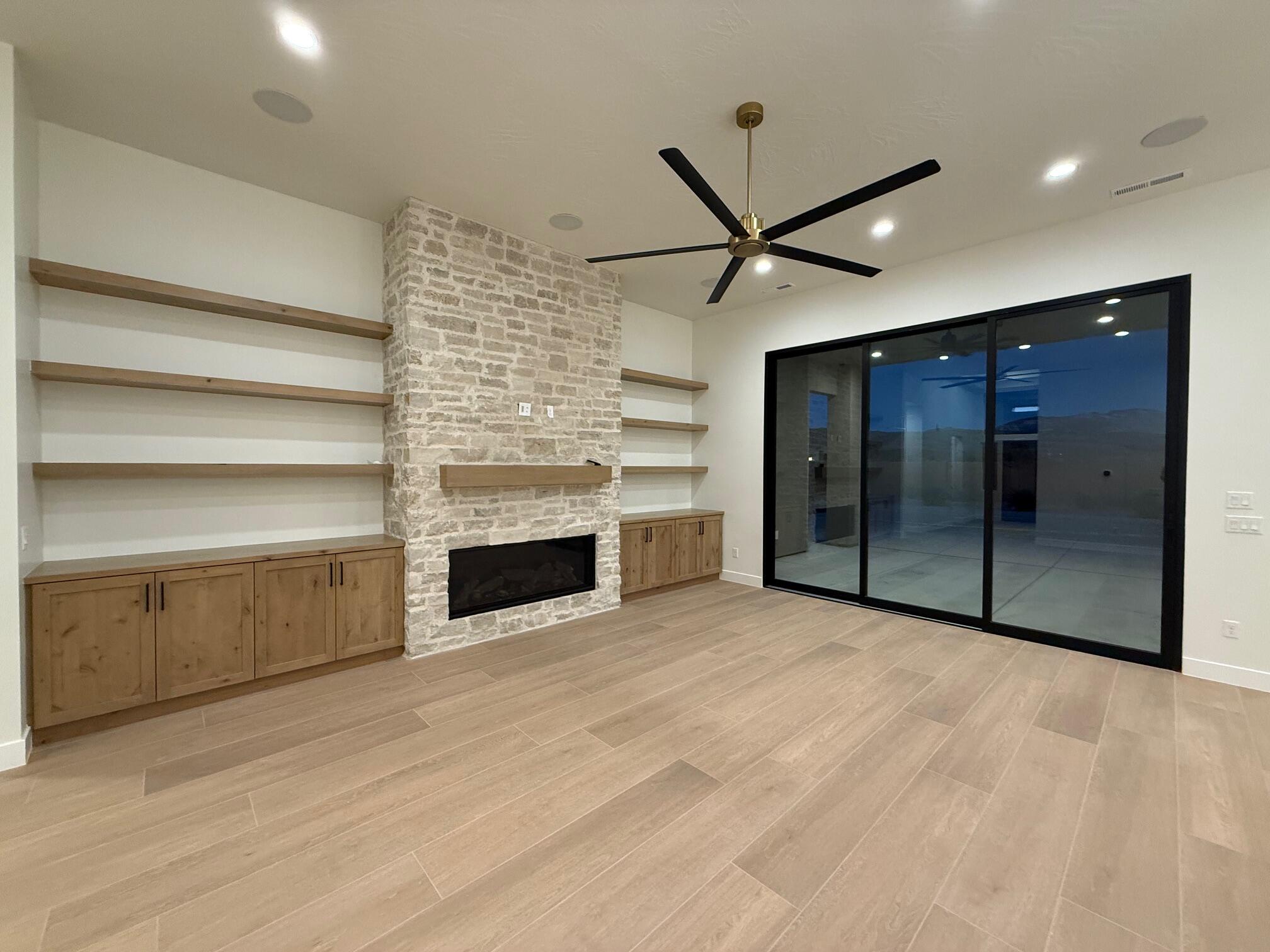 ONYX CANYON - Residential