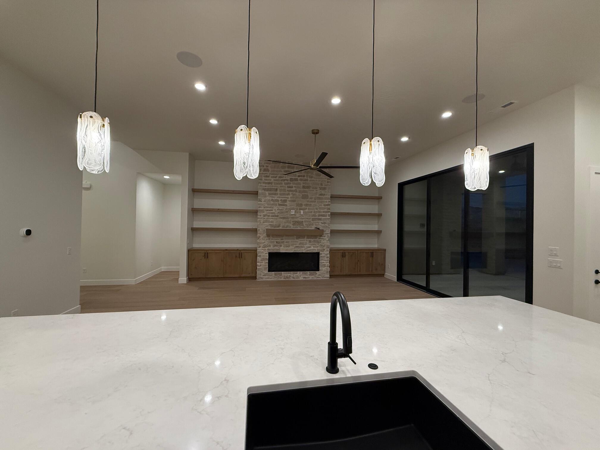 ONYX CANYON - Residential