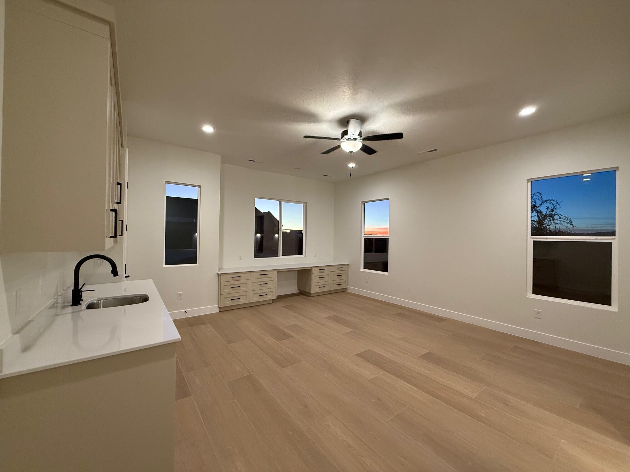 ONYX CANYON - Residential