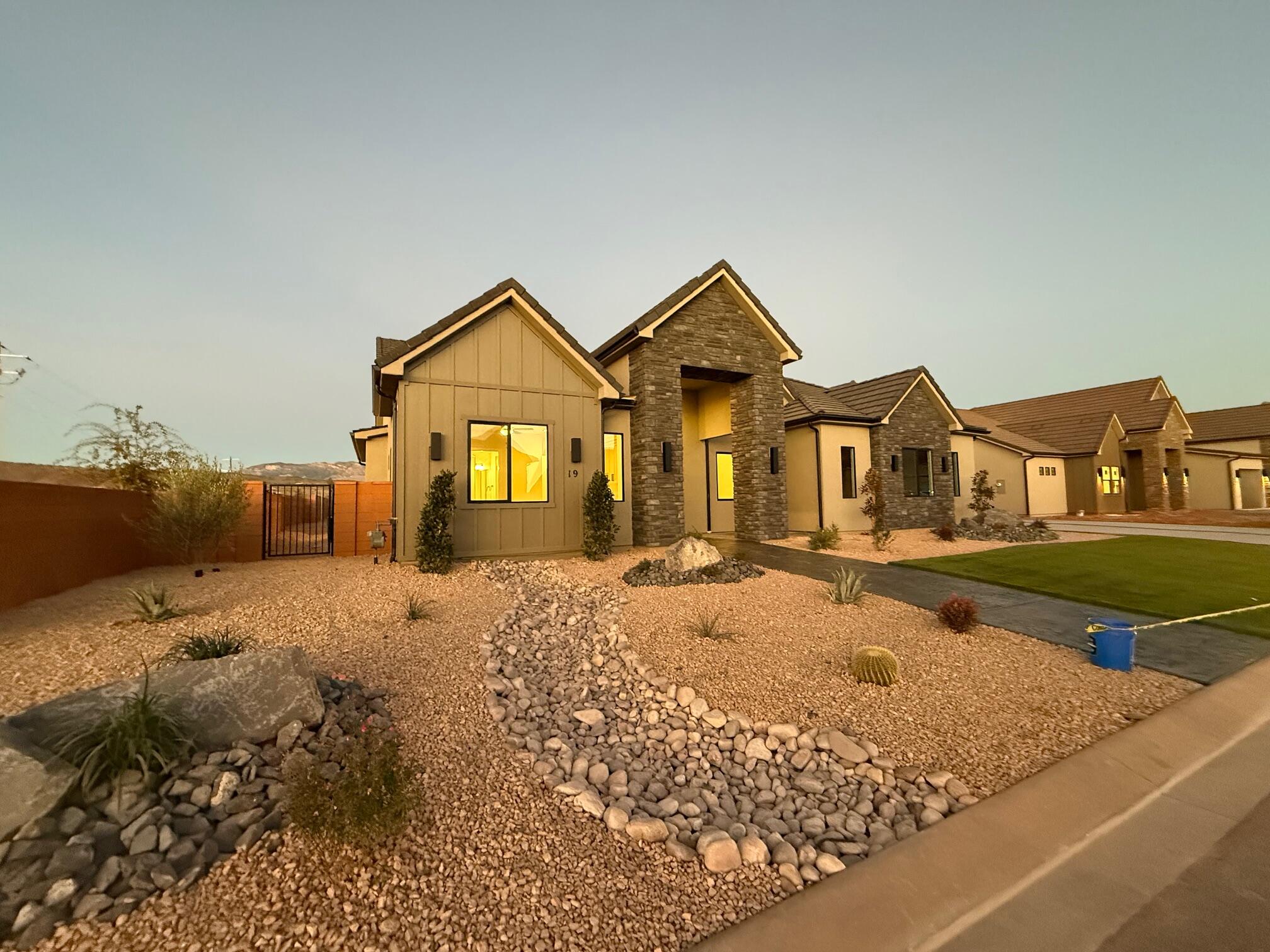 ONYX CANYON - Residential