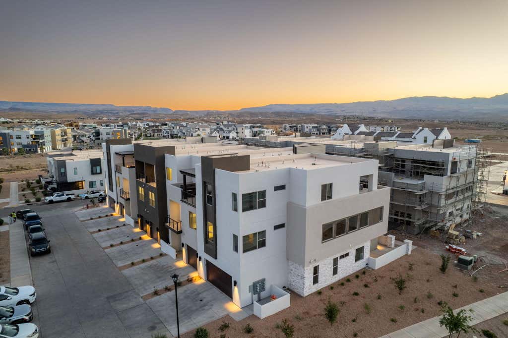 Photo of 692 W High Tide Place 133 #133, Saint George, UT 84790 (MLS # 26-274855)