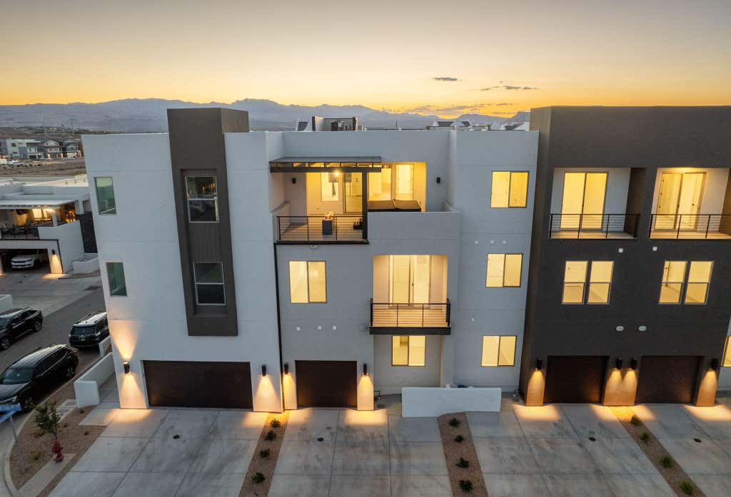 Photo of 692 W High Tide Place 133 #133, Saint George, UT 84790 (MLS # 26-274855)
