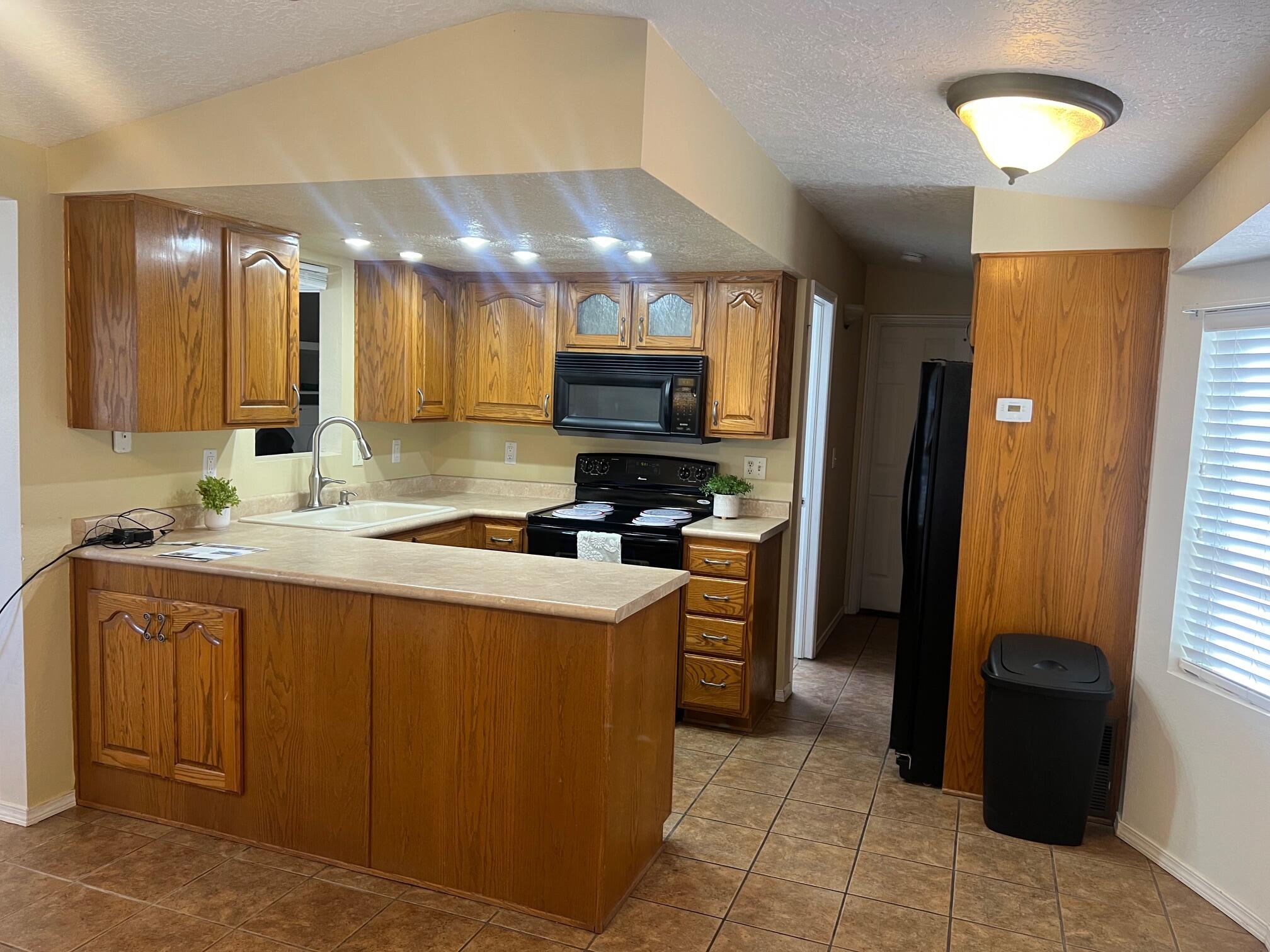 CANYON BREEZE RV RESORT - Residential