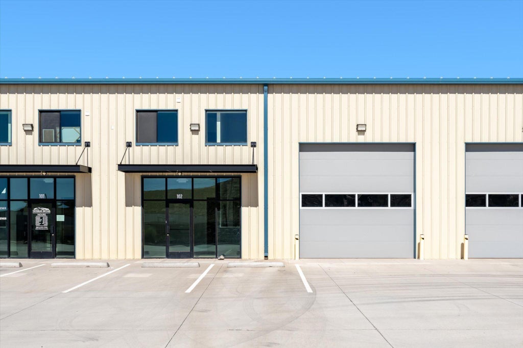 Photo of 5508 W 240 N #102, Hurricane, UT 84737 (MLS # 26-276845)