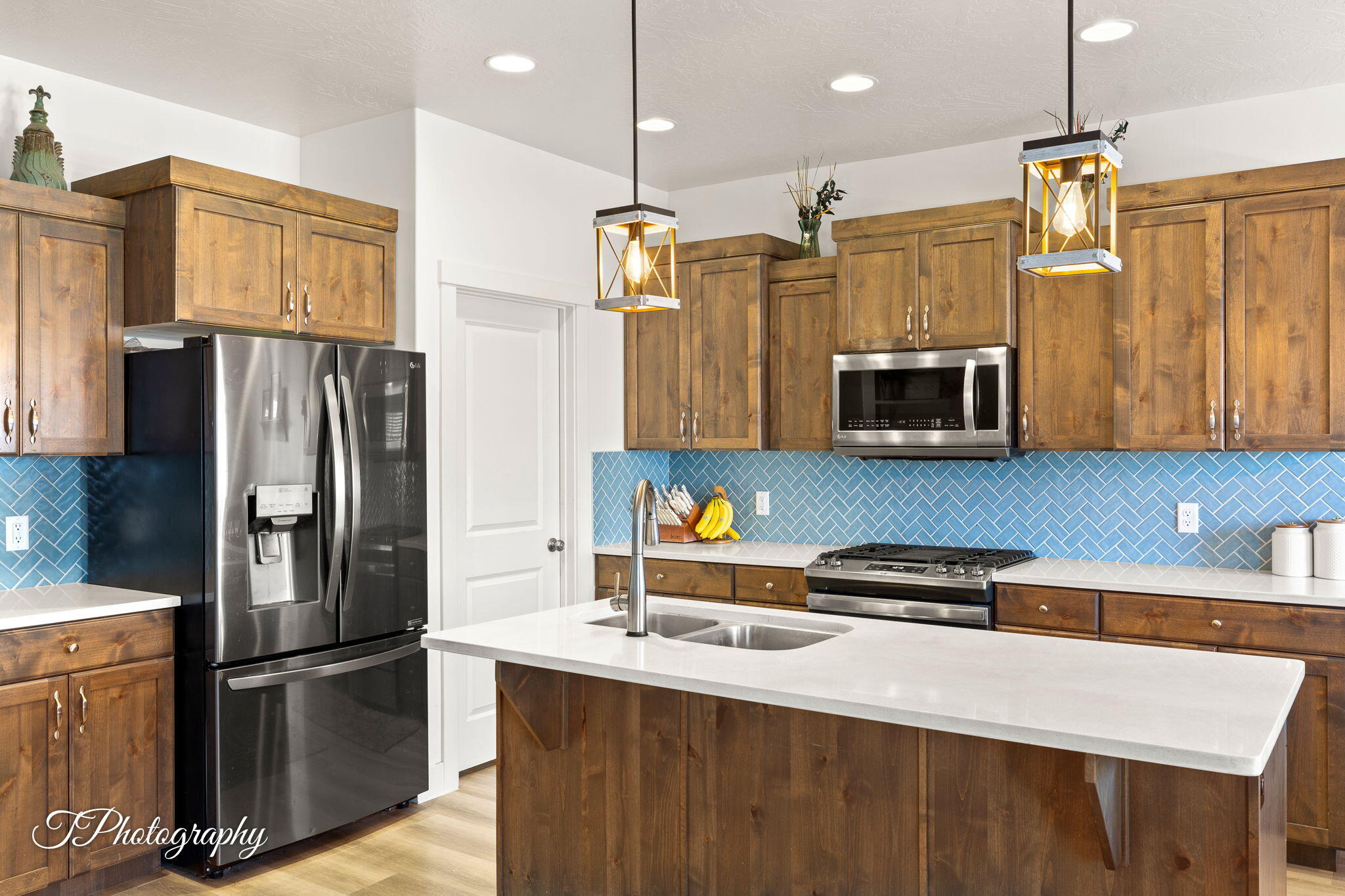 SEQUOIA ESTATES - Residential