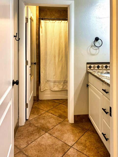 Tiny photo for 2981 Ledge Rock DR, Saint George, UT 84790 (MLS # 26-274930)