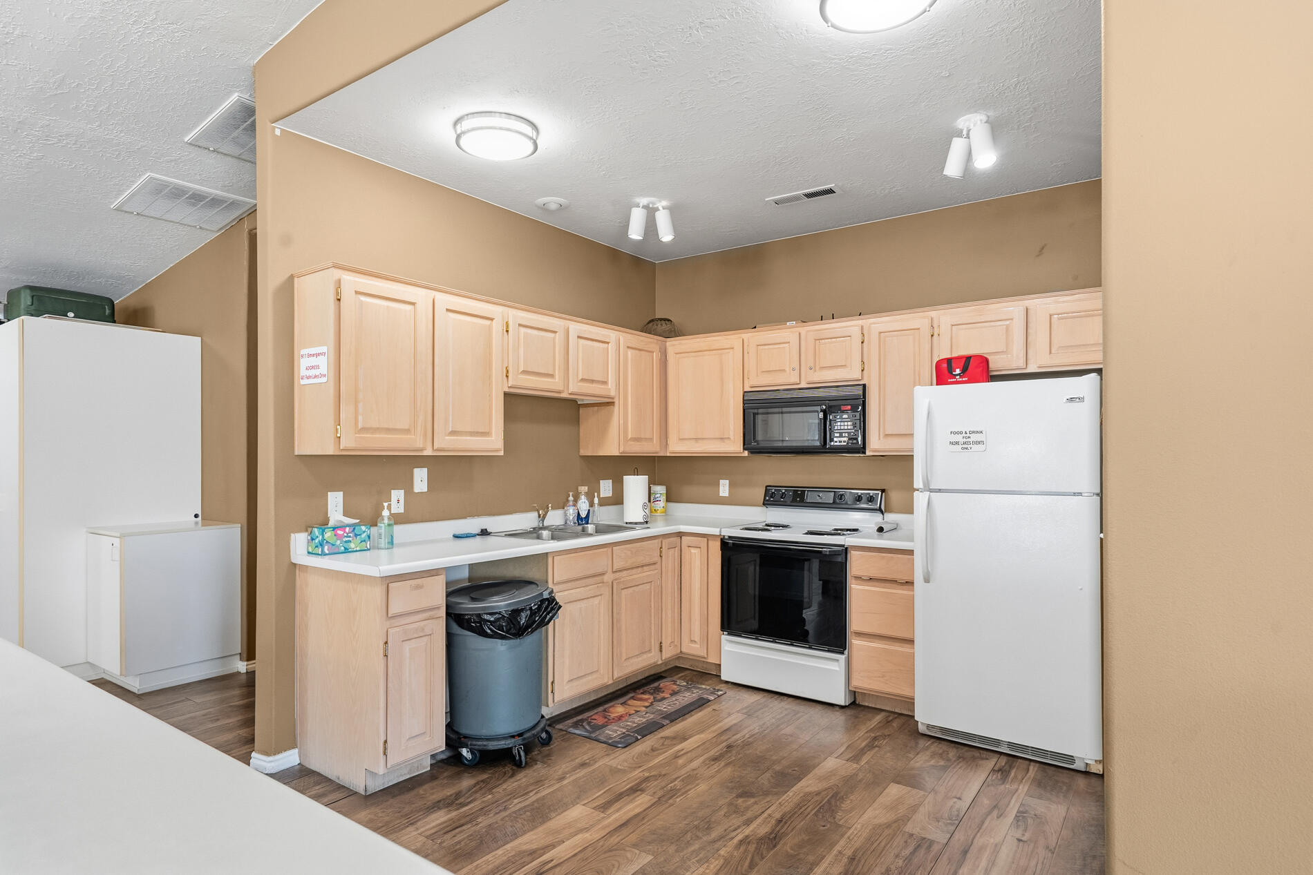 PADRE LAKES TOWNHOMES - Residential