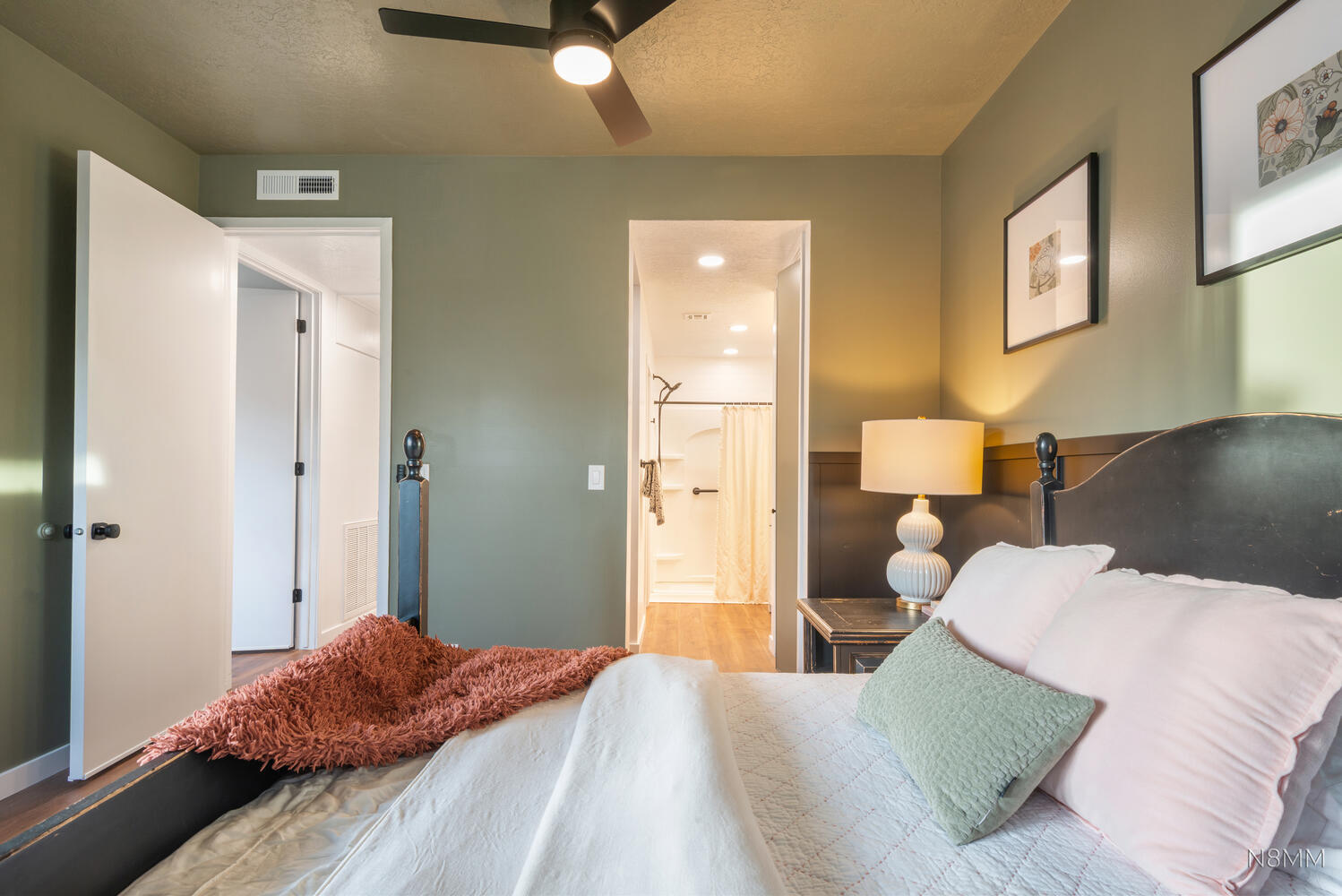 LA MIRAGE CONDOS - Residential