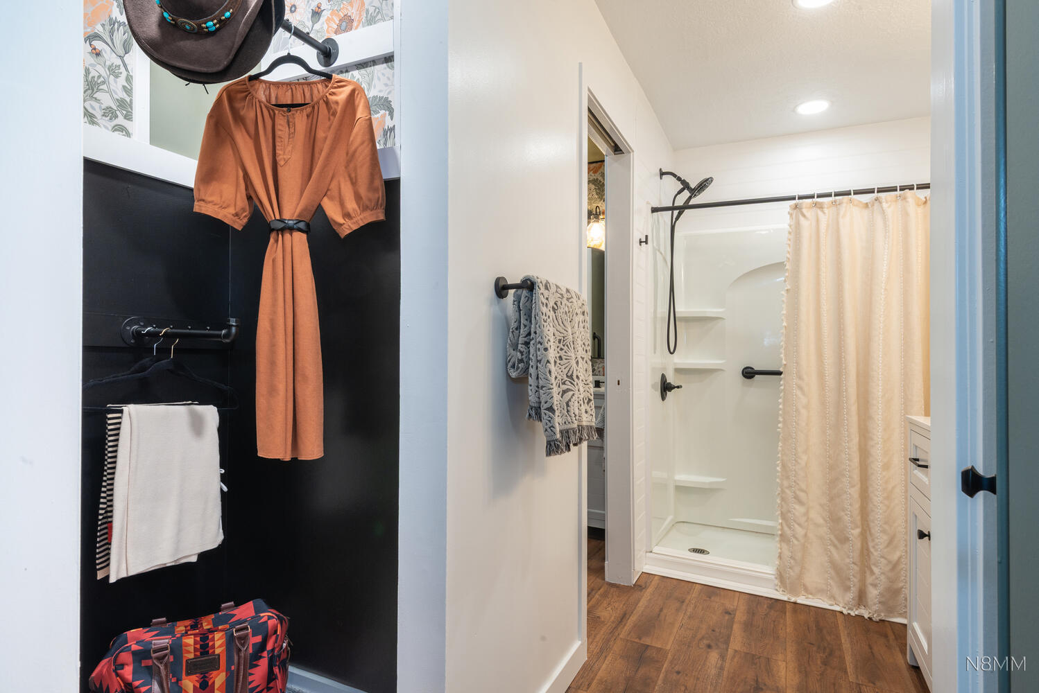 LA MIRAGE CONDOS - Residential