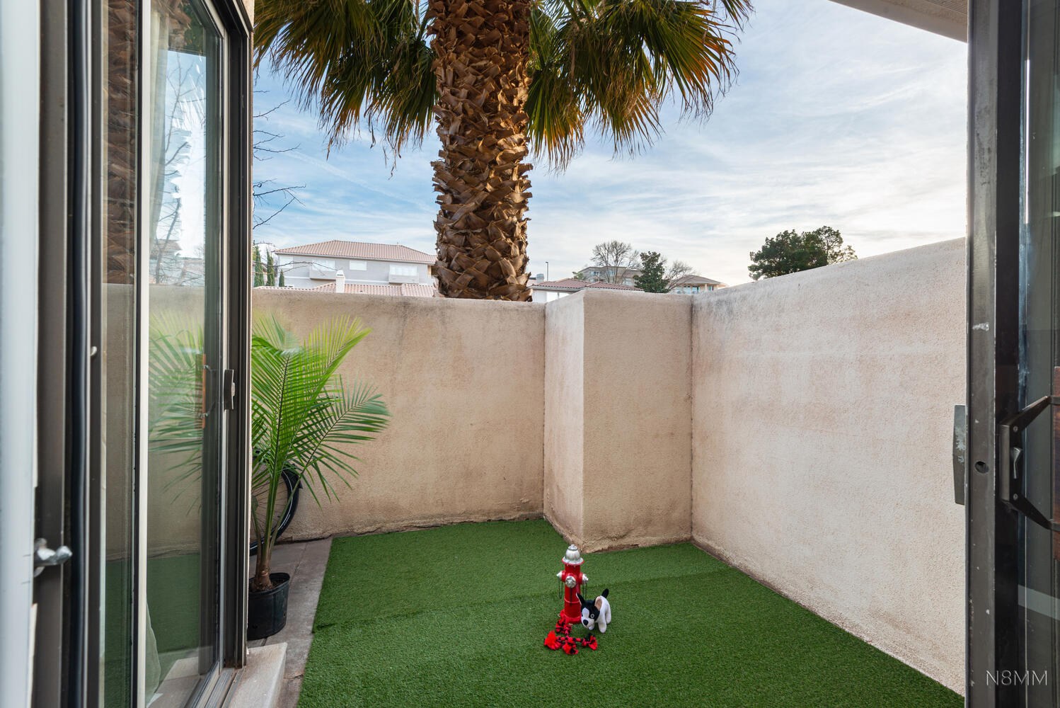 LA MIRAGE CONDOS - Residential