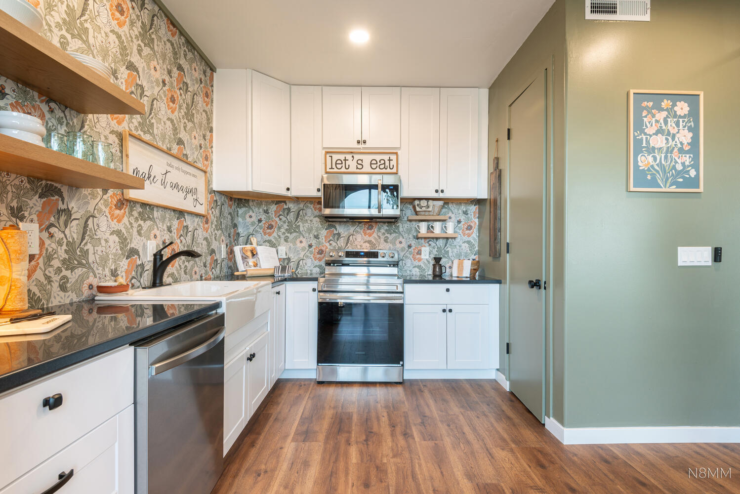 LA MIRAGE CONDOS - Residential