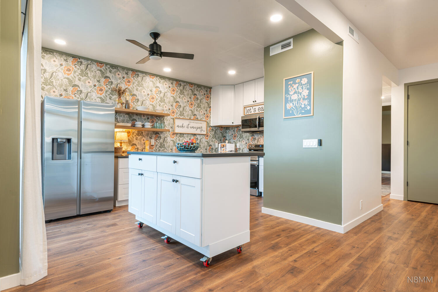 LA MIRAGE CONDOS - Residential