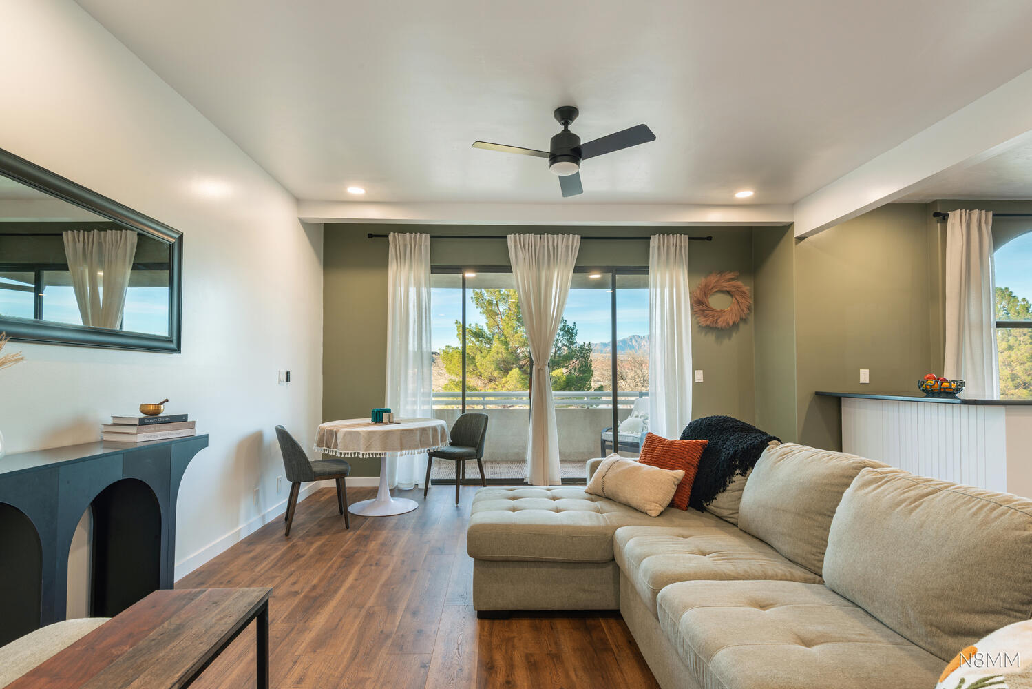 LA MIRAGE CONDOS - Residential