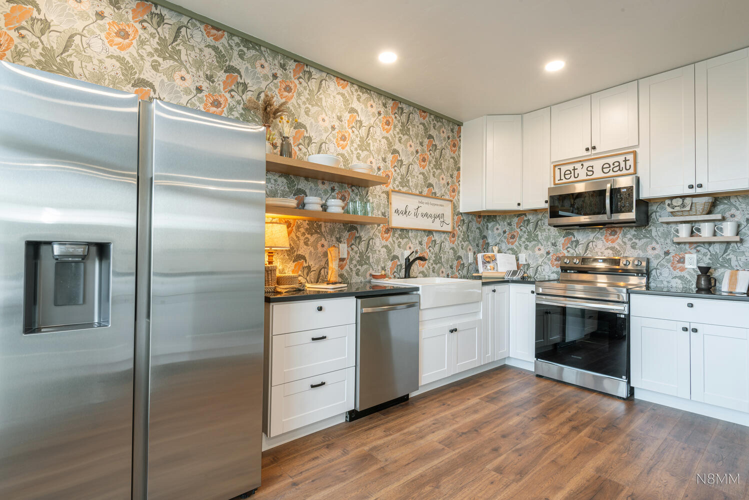 LA MIRAGE CONDOS - Residential