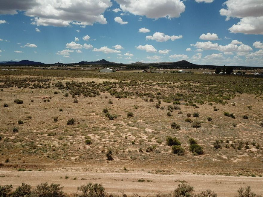 Beautiful property adjacent to 3 Peaks recreation area. This amazing property, surrounded by the majestic mountains of Cedar City is waiting you to come build your dream home.