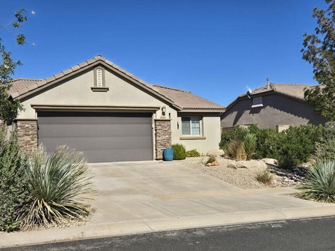 Photo of 2615 E Hilltop Ledge DR, Washington, UT 84780 (MLS # 26-276844)